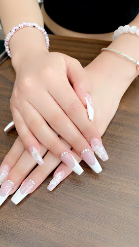 Majestic Nails