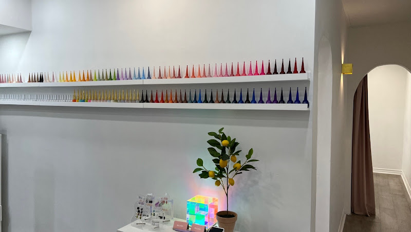 M&Nail