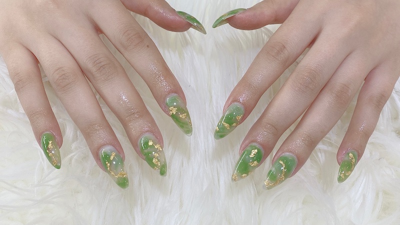 Mani N Pedi Lounge
