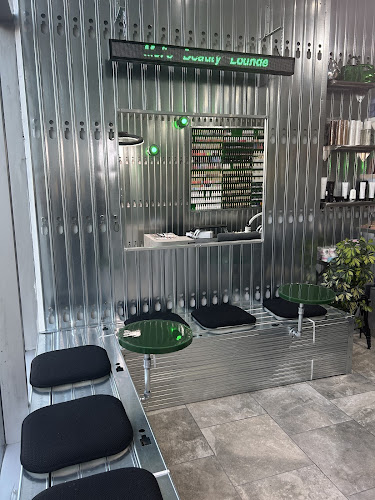 Mel's Beauty Lounge