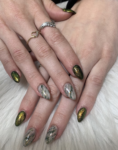 Ming's Nails & Aesthetics