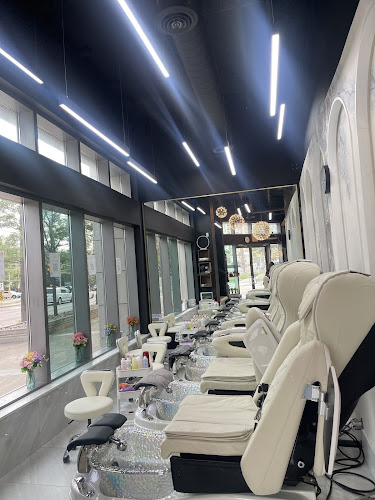 Minh Nail Bar