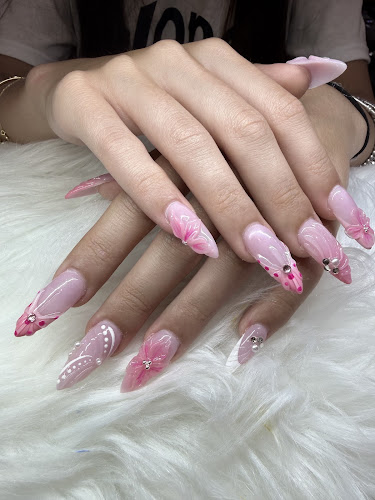 Model Nails