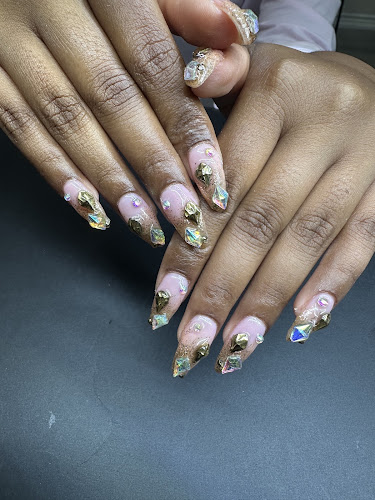 Modern Nails Salon