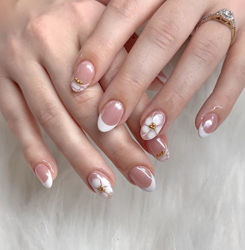 MOI Nails & Beauty