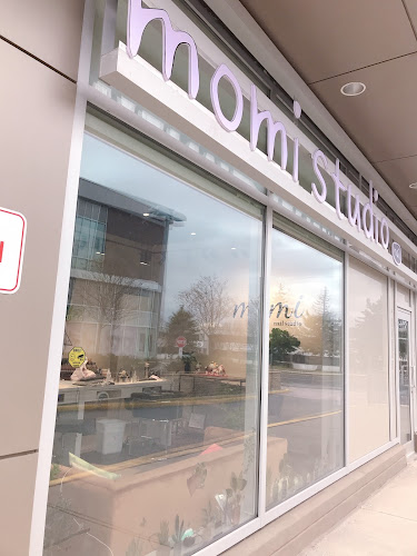 momi nail studio