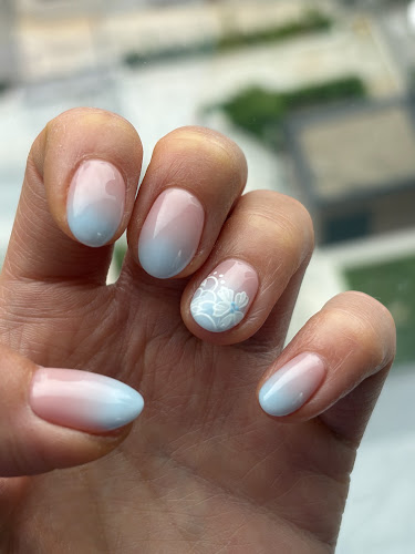 Mon Luxe Nails And Beauty Bar