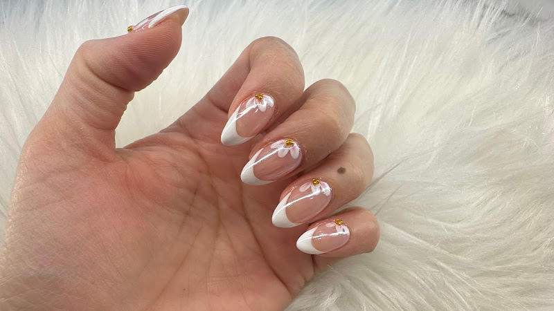 N nails and Spa Yonge & Wellington