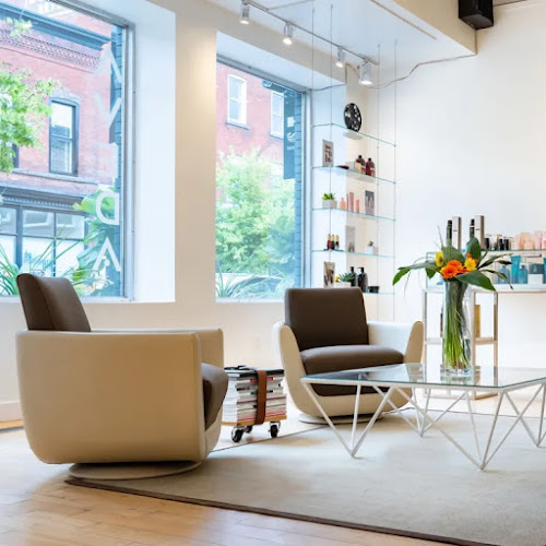 Nail Lounge