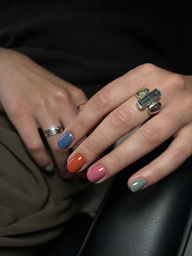 Nail studio