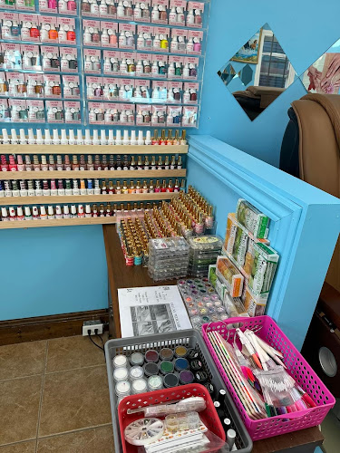 Nails And Spa, nail salon in Gravenhurst, Ontario