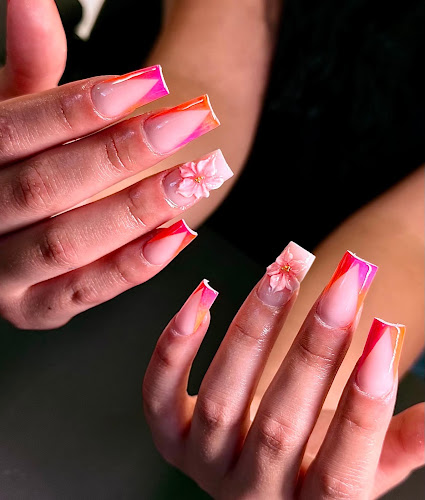 Nails & Spa on May