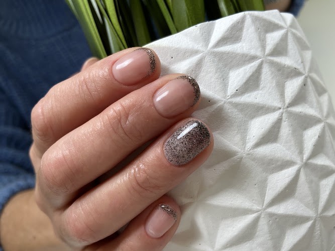 Nails Room
