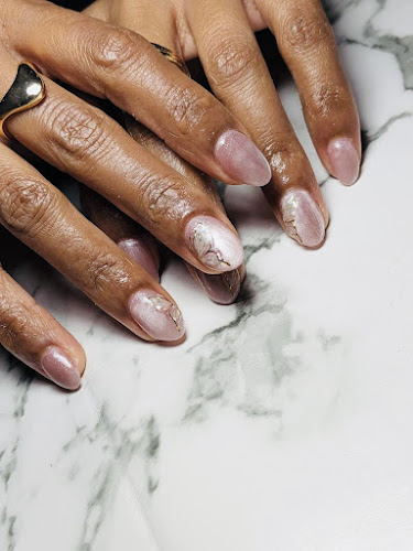Nailsbymuskan_arora