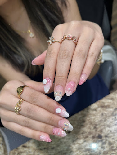 New Classique Nails & Spa