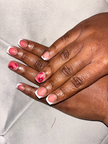 Nirynailedit, nail salon in Ilderton, Ontario