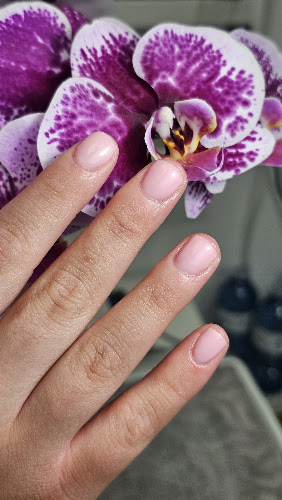 Olena Manicure