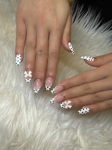 Ombreluxe Nails