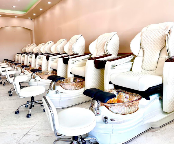 OPI Nail Salon