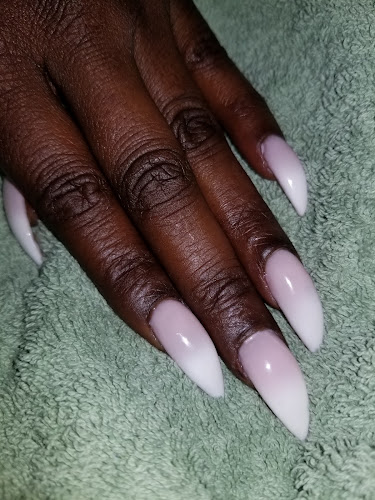 Oscar Nails & Spa