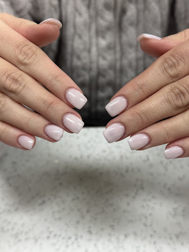 Pedi N Nails Bolton