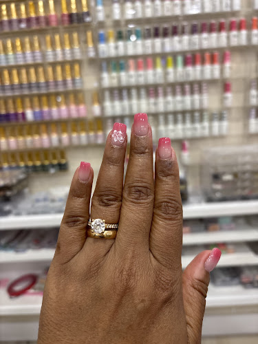 Pedi N Nails on Queen