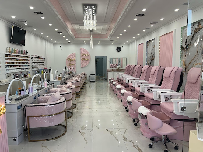 Pinkie Pinkie Nails & Spa