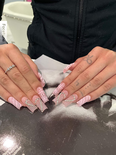 Platinum Nails