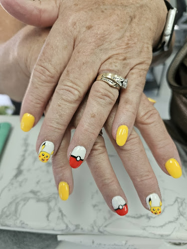 Popular Nails