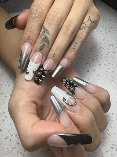 Prime Nails & Lashes