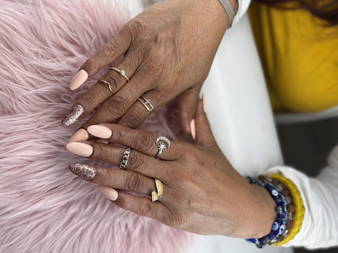 Pro. LV Nails