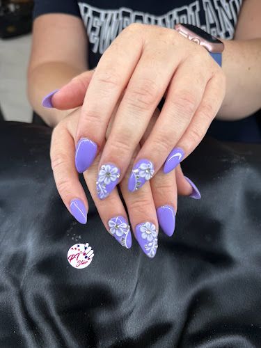PT Star Nails