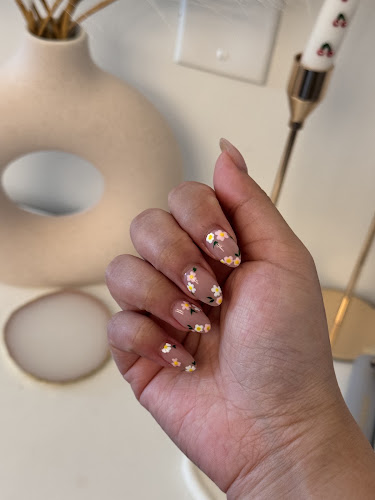 Q Hair and Nail