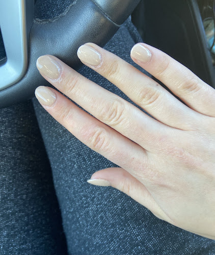 Q1989 Nails and Beauty