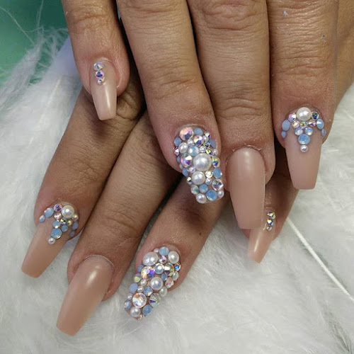 Queen Nails