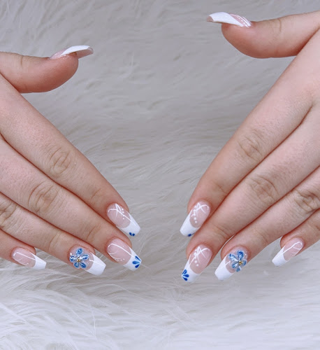 Queens Nails