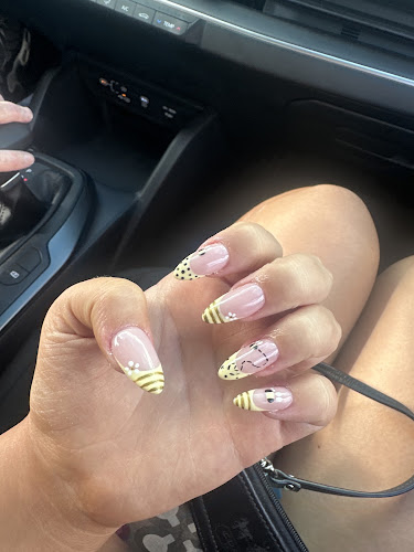 Rainbowy Nails