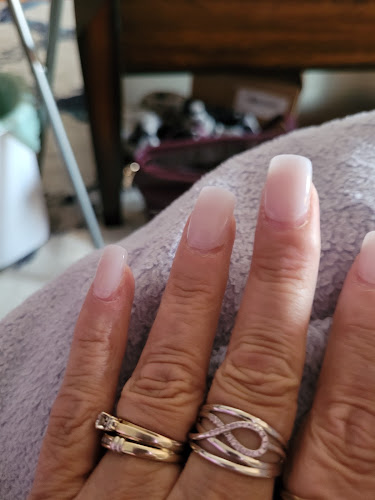 Regal Nails, Salon & Spa (Barrhaven)