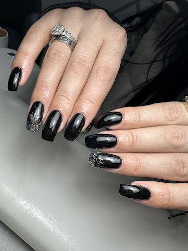 RM Nails Studio