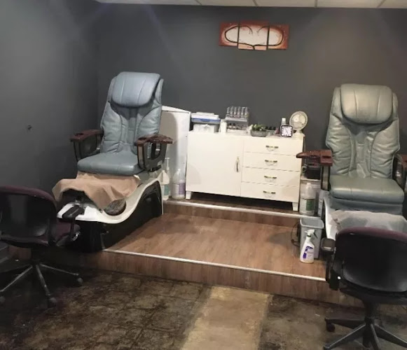 ROOTS SALON