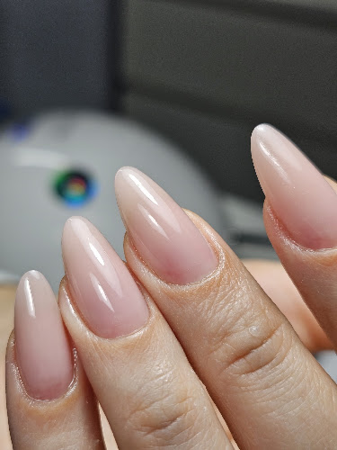 Roseane Barbosa Nails and School | Toronto