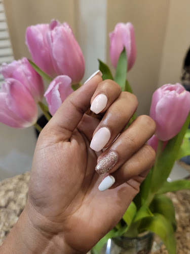 Royal Nails & Spa