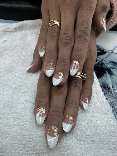 Royale One Nails