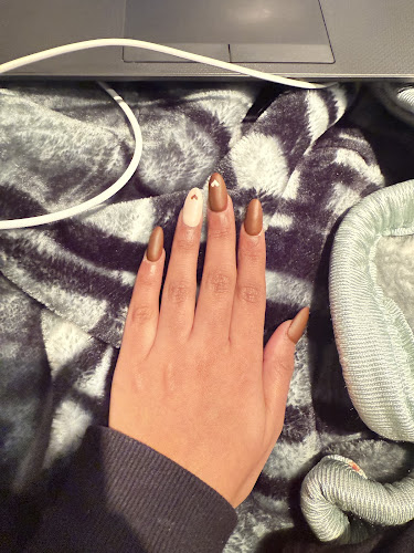 Ryna's Nails & spa