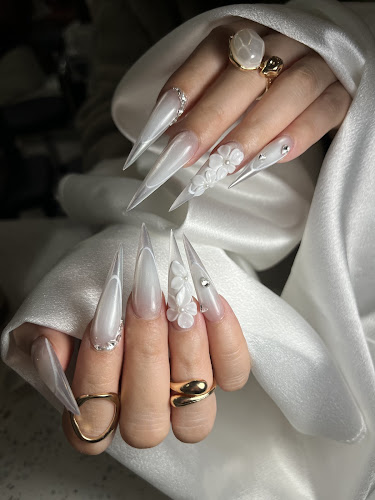 Ryna's Nails Wellington (Across from Victoria Hospital)