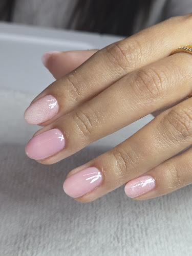 Sara’s Nails and Beauty
