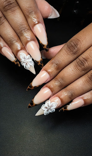 Sarang Nails & Beauty