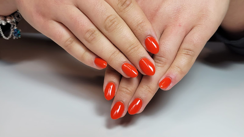 Sh luxury nails