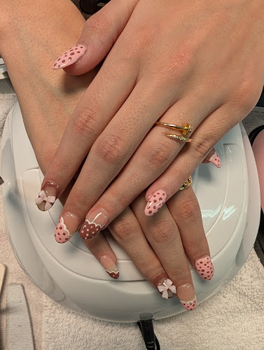 Simply Nails & Spa