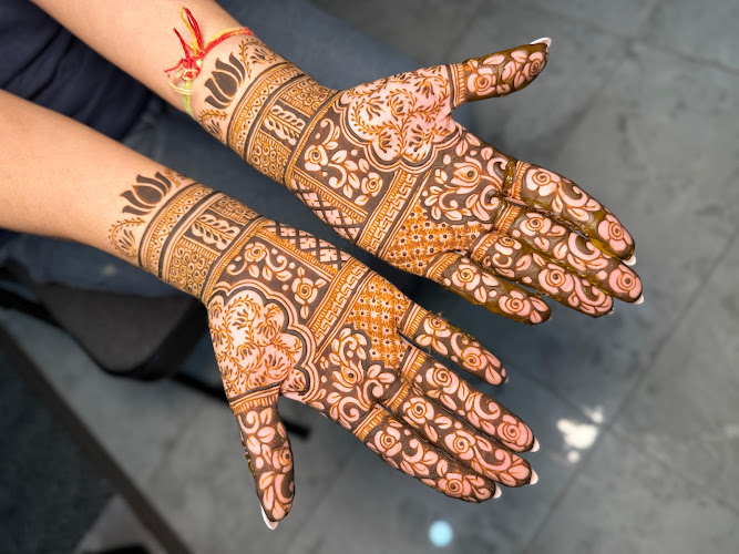 Simran's Henna and Nail Artistry